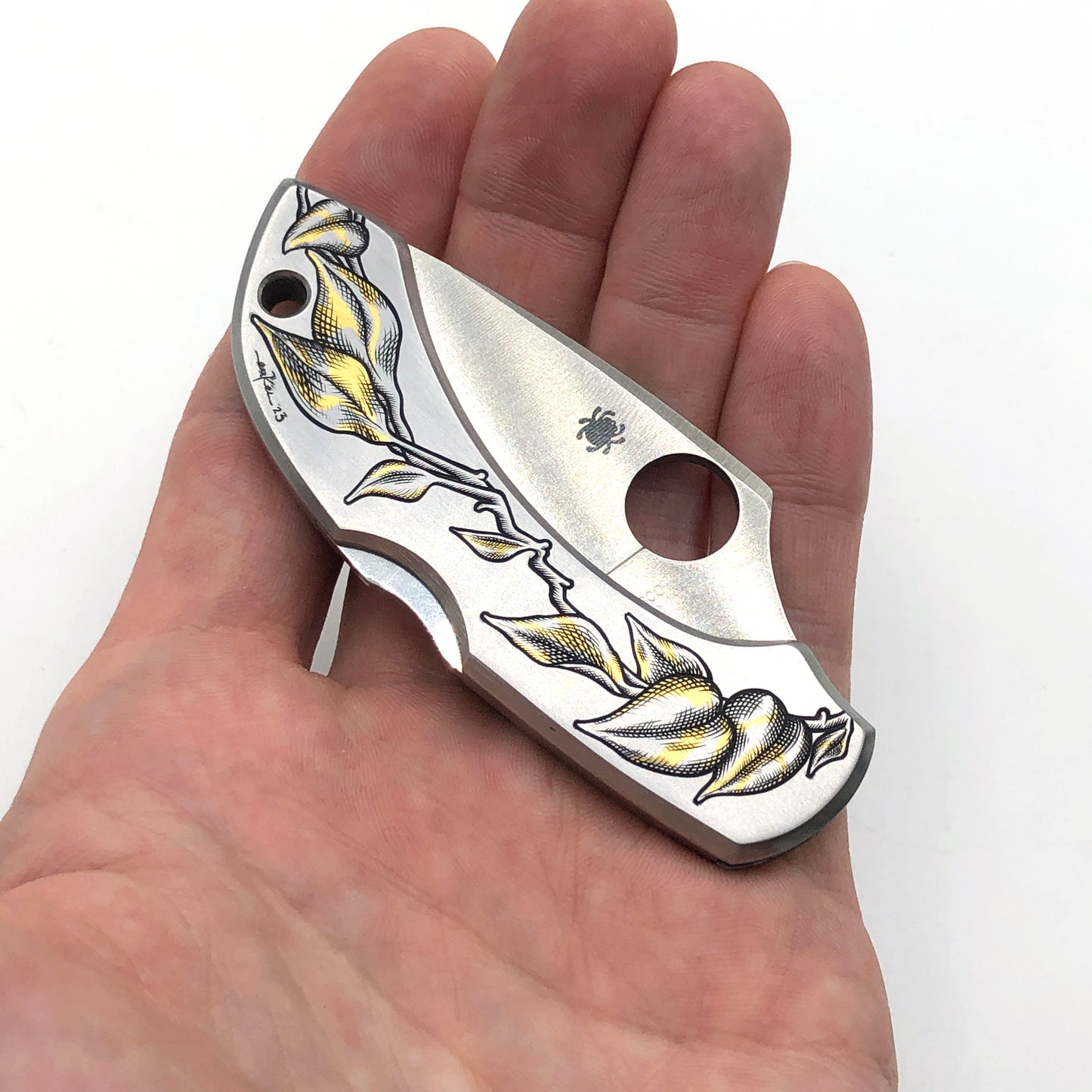 Hand Engraved Spyderco Dragonfly - Variegated Pothos w/ 24K Inlay