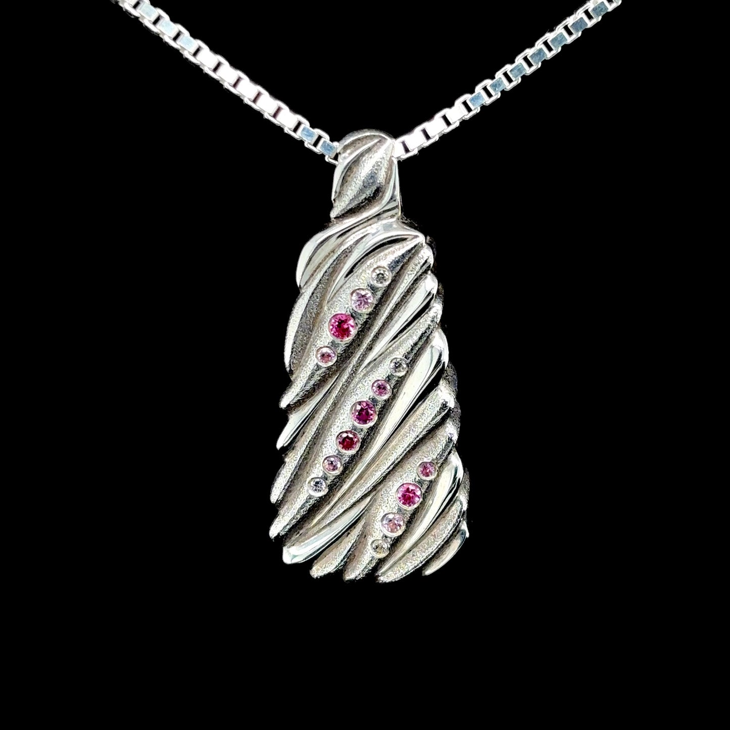 Pendant with Pink Sapphire Gradient