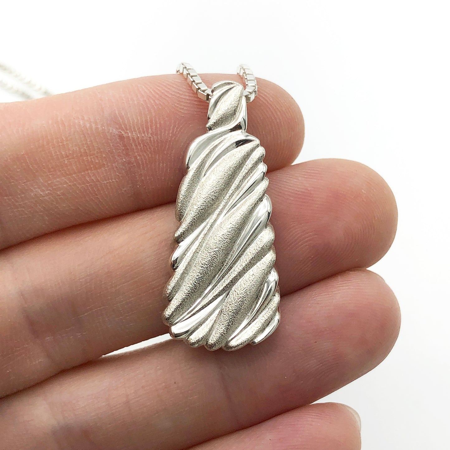 Flow Pendant