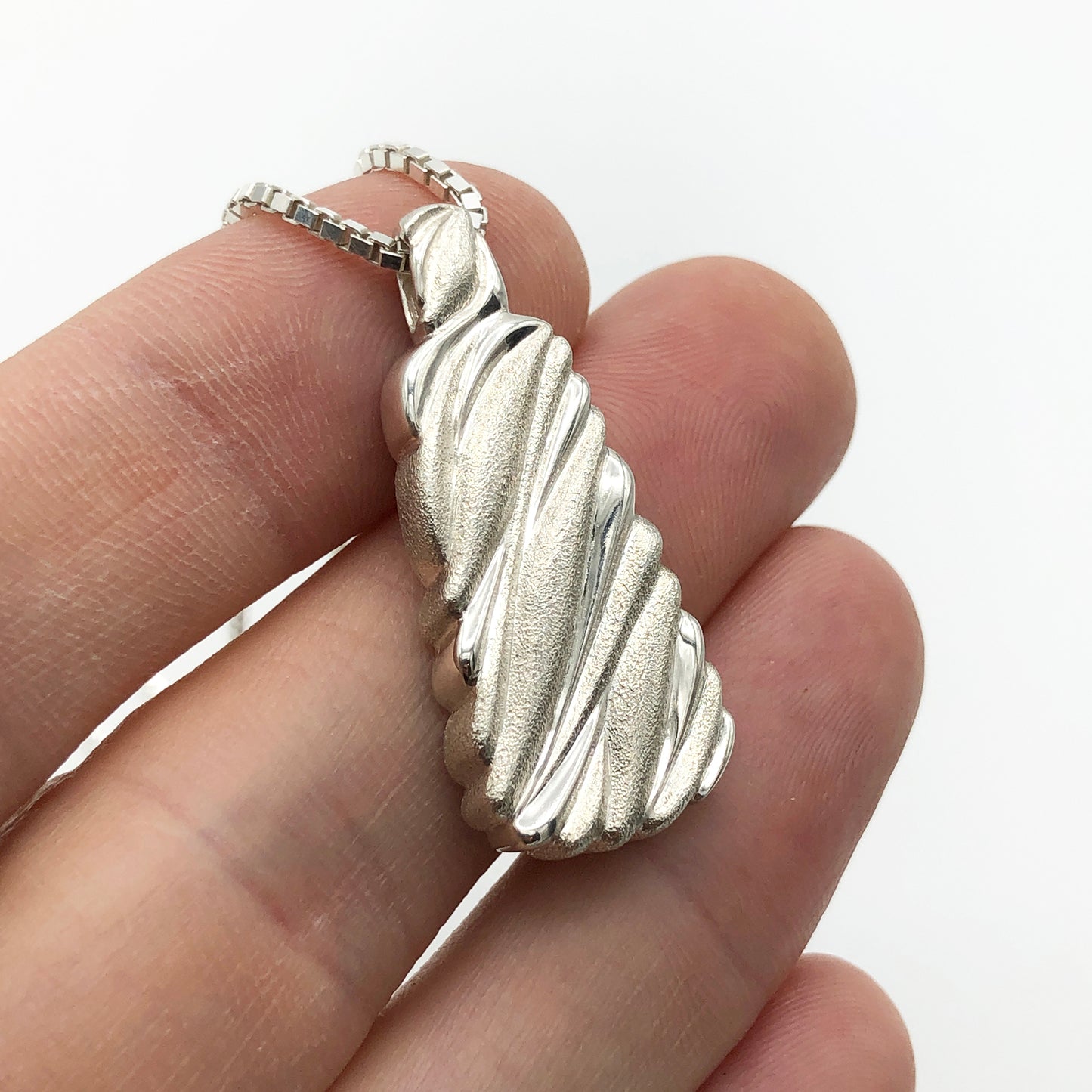 Flow Pendant