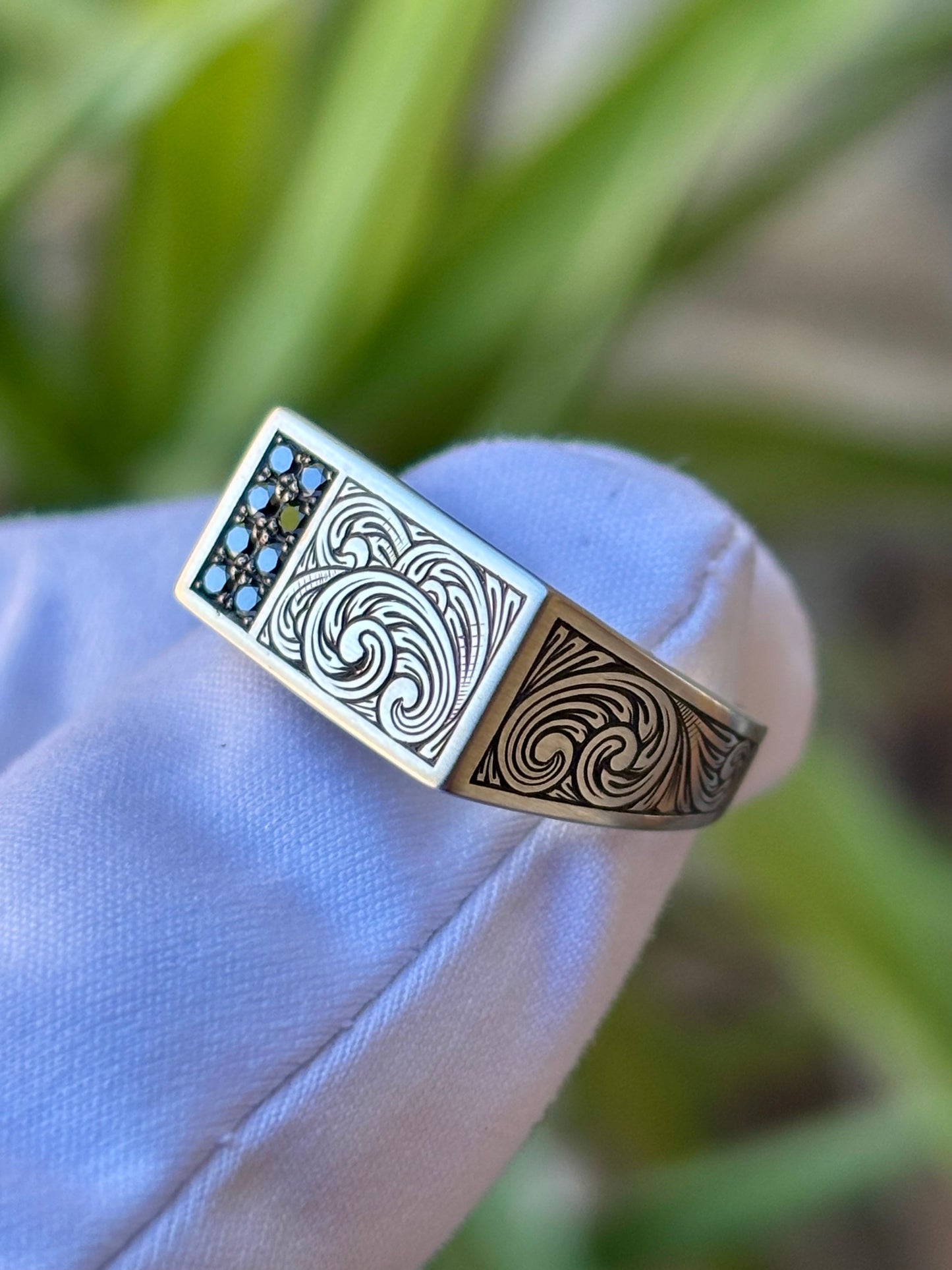English Scroll Signet Ring