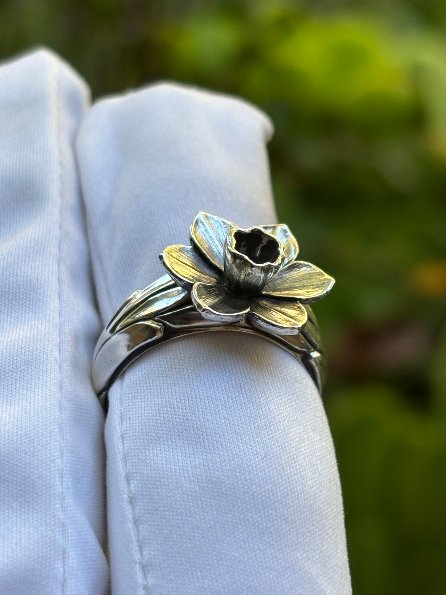 Daffodil Ring