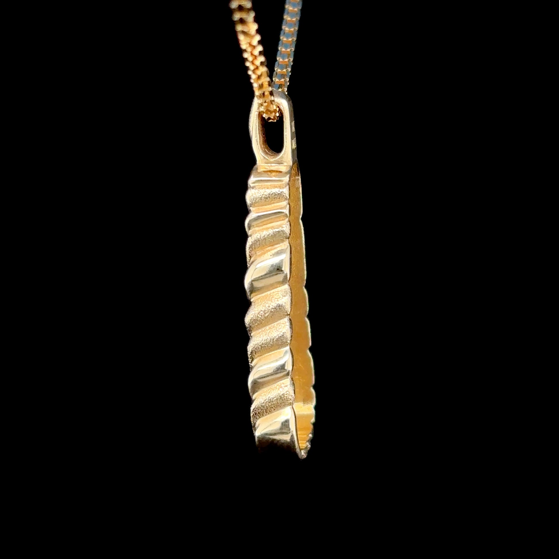 Flow Pendant 14K Gold with 2025