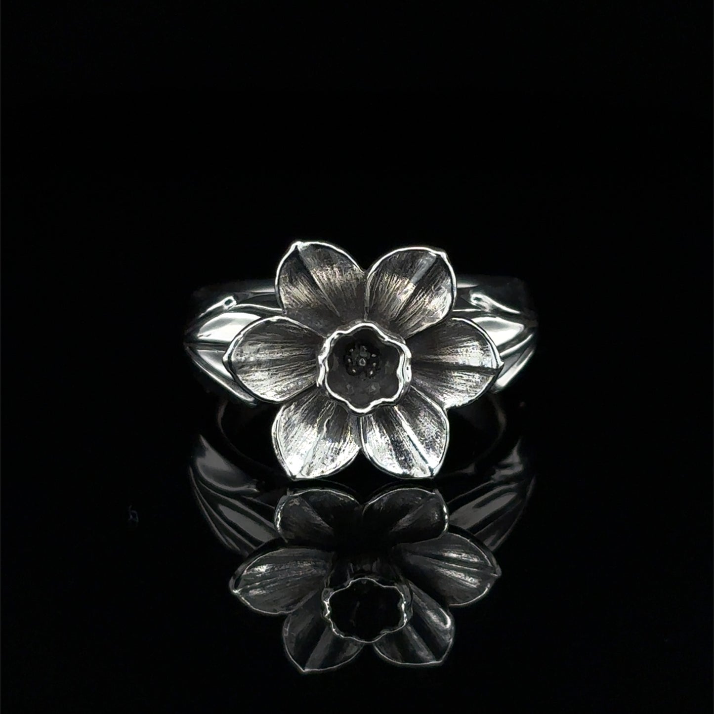 Daffodil Ring